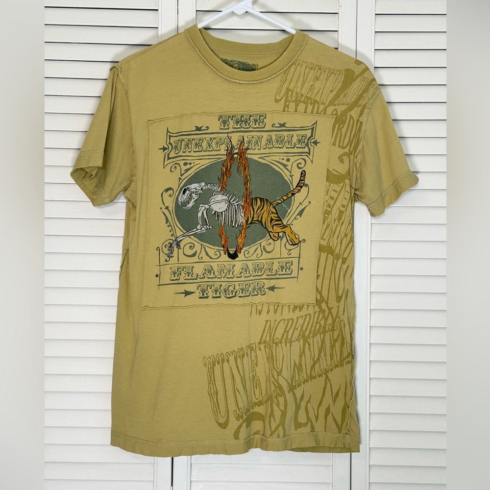 Vintage Y2K Rebel Spirit Short Sleeve Graphic Tee T-Shirt Green Tiger Size S